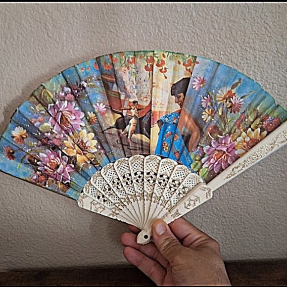 1990s Spanish Fabric Creme Colored Handheld Fan - Picture 12 of 12
